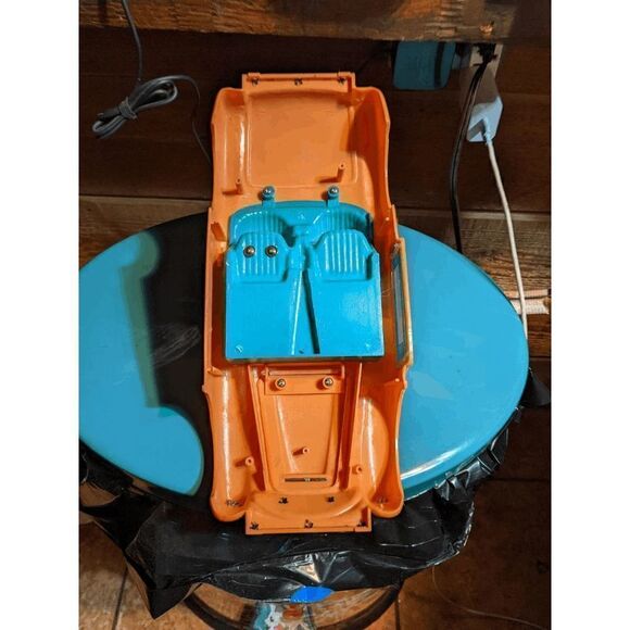 VINTAGE BARBIE 1962 AUSTIN HEALEY 3000 BJ8 CAR PARTS FOR AM/FM CLOCK RADIO - Picture 8 of 8